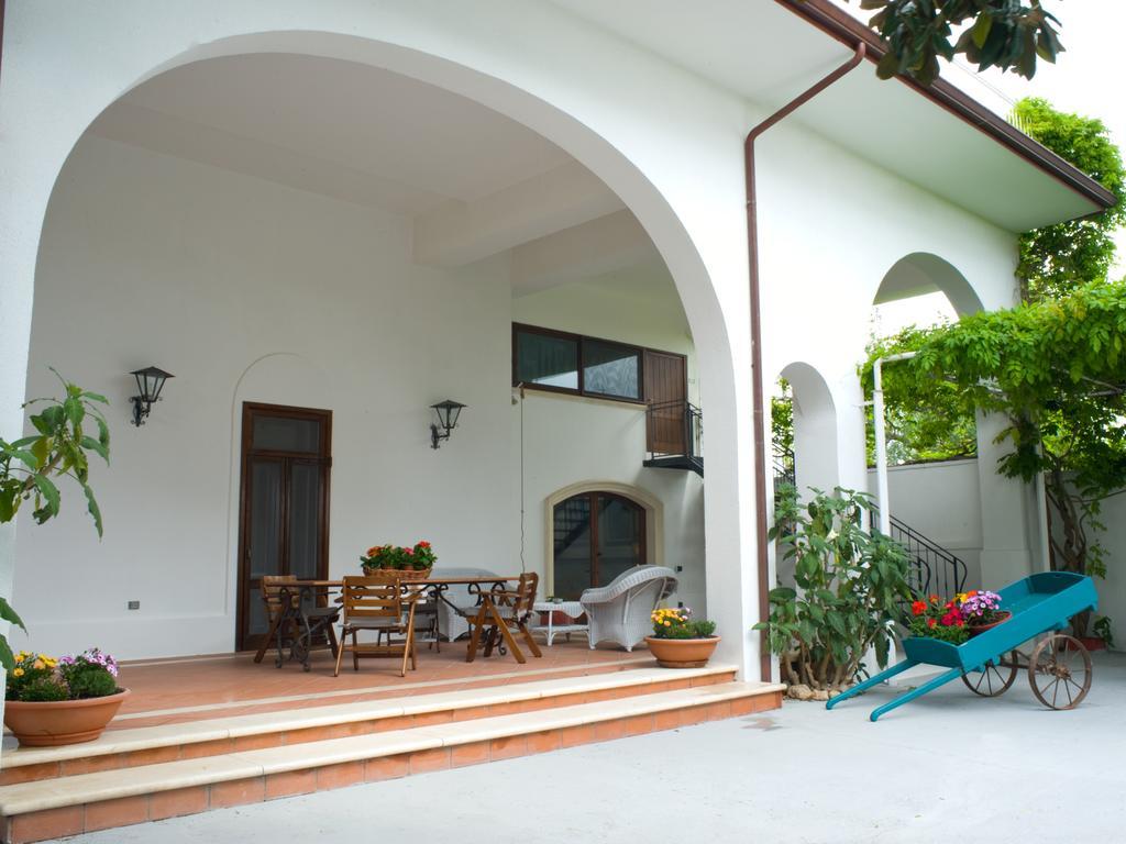 Borgo Fiore Country House Salice Salentino Eksteriør billede