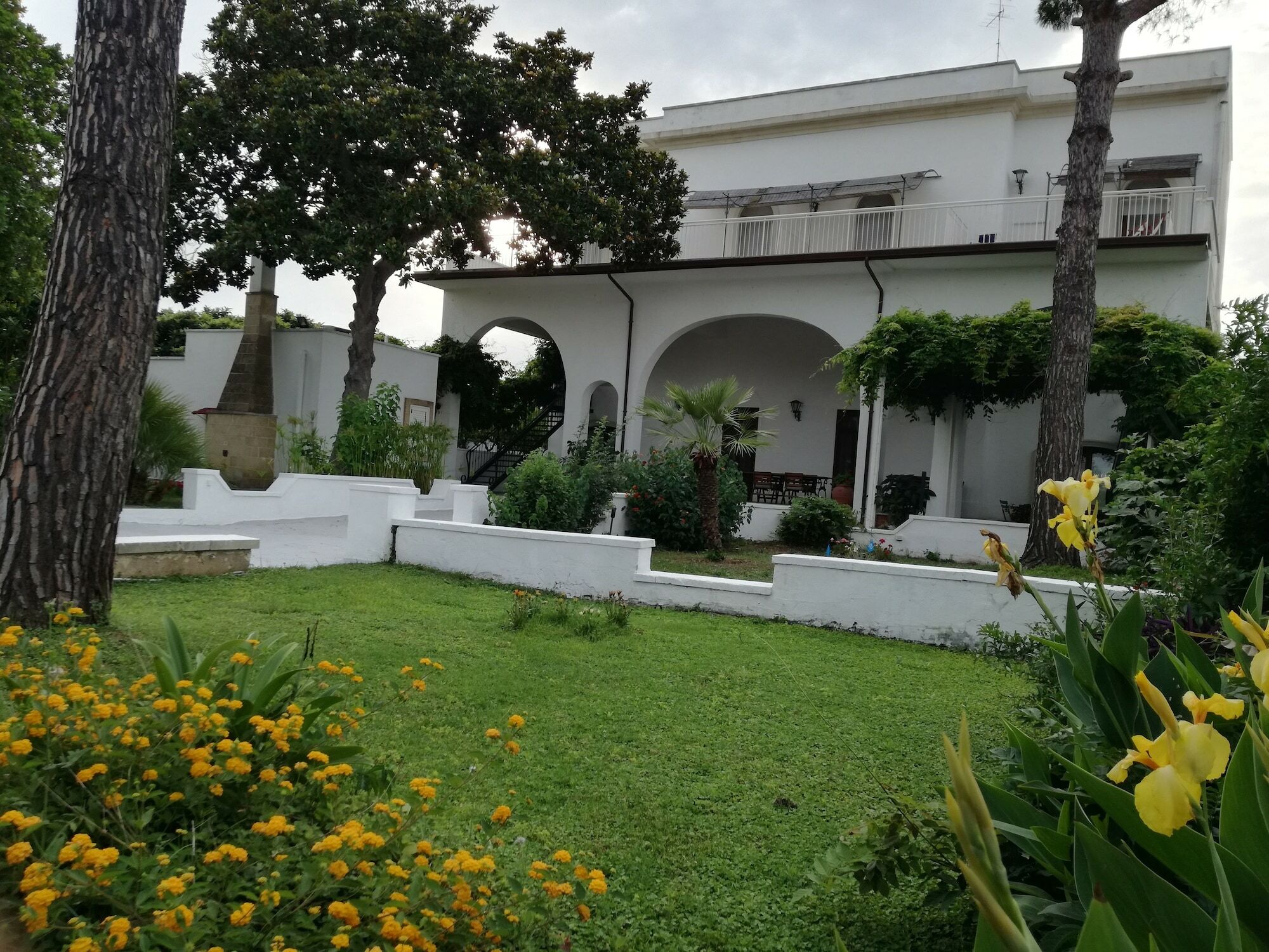 Borgo Fiore Country House Salice Salentino Eksteriør billede